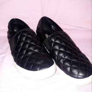 Steve Madden Endell Quilted Size 7.5 Slip on Shoes